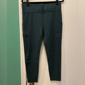 Lou & Grey Pointe Leggings (Green) with Pocket